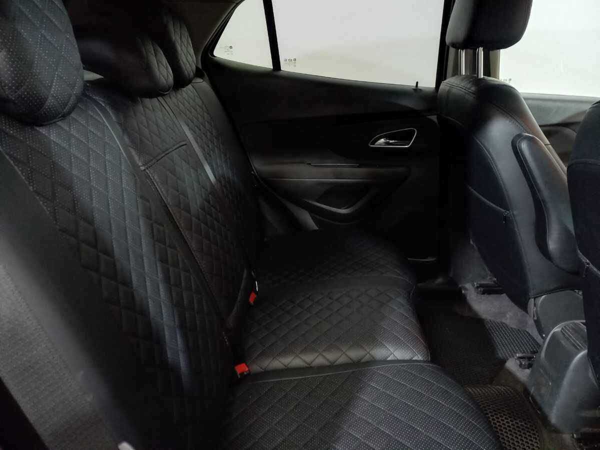 Opel Mokka с пробегом — 2012 год. Фото: #10