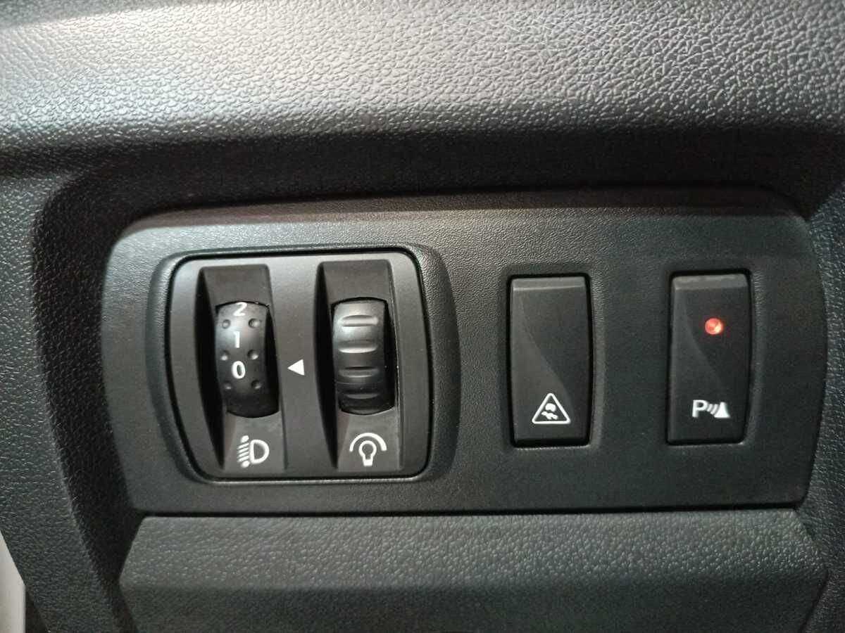 Renault Fluence с пробегом — 2016 год. Фото: #12