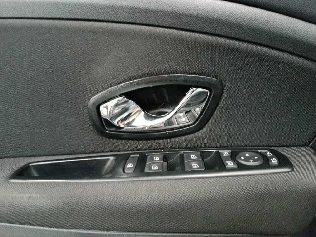 Renault Fluence с пробегом — 2016 год. Фото: #15