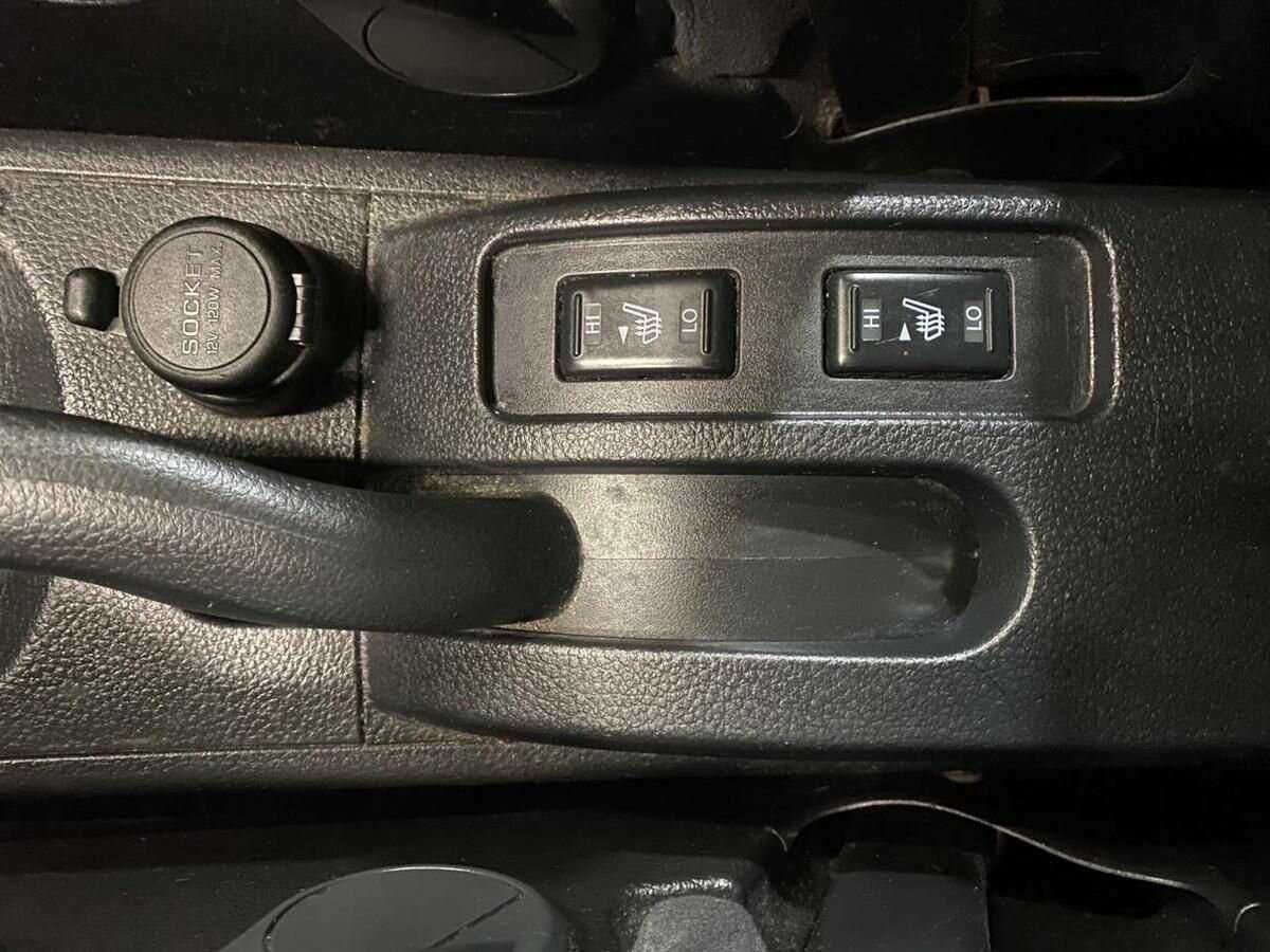 Nissan Tiida с пробегом — 2013 год. Фото: #13