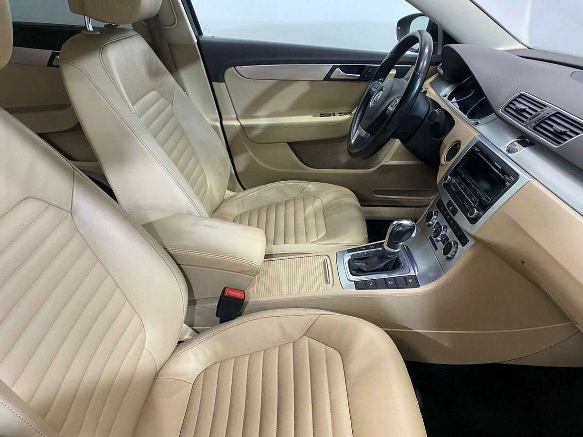 Volkswagen Passat с пробегом — 2012 год. Фото: #11