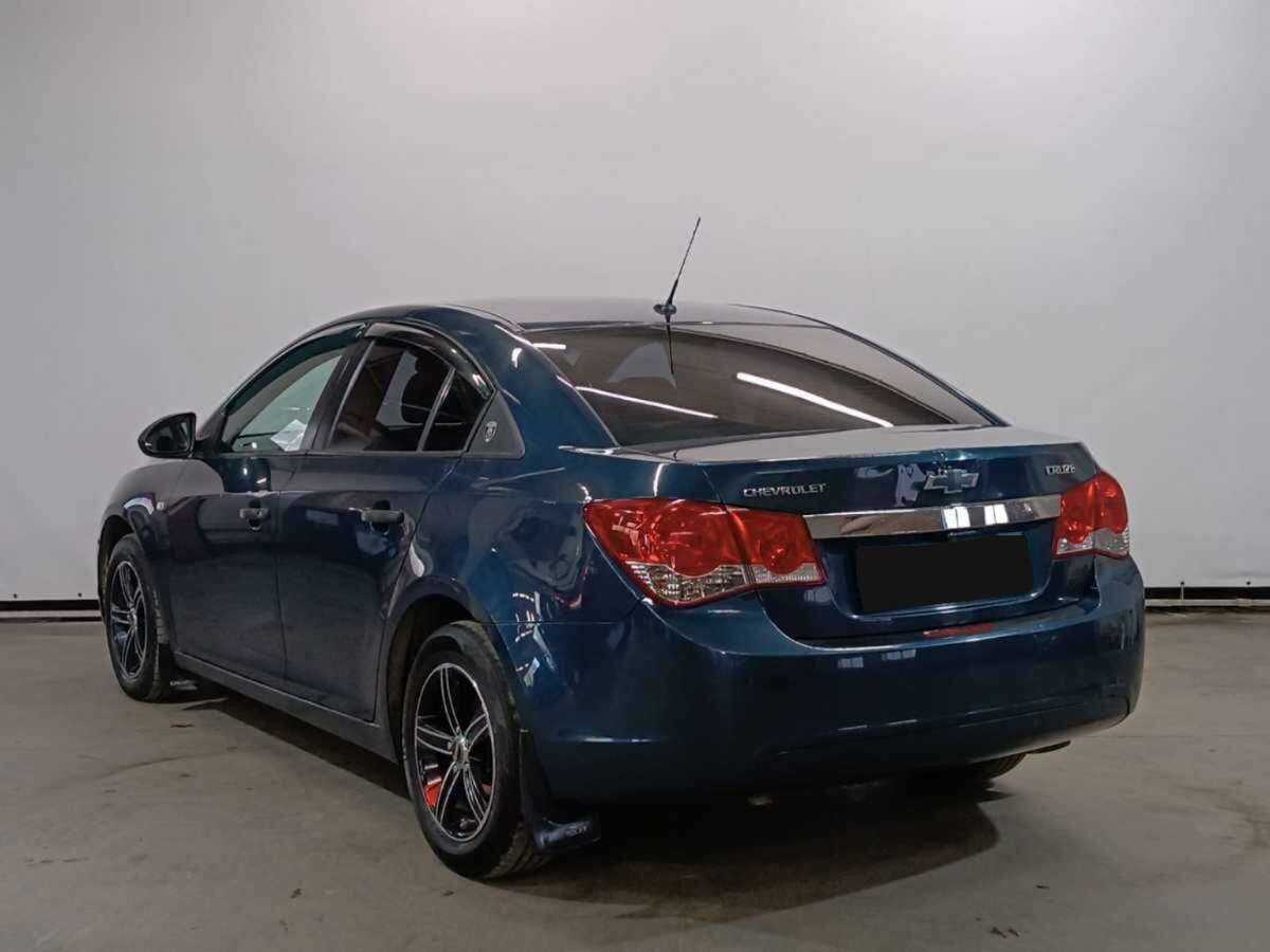 Chevrolet Cruze с пробегом — 2012 год. Фото: #6