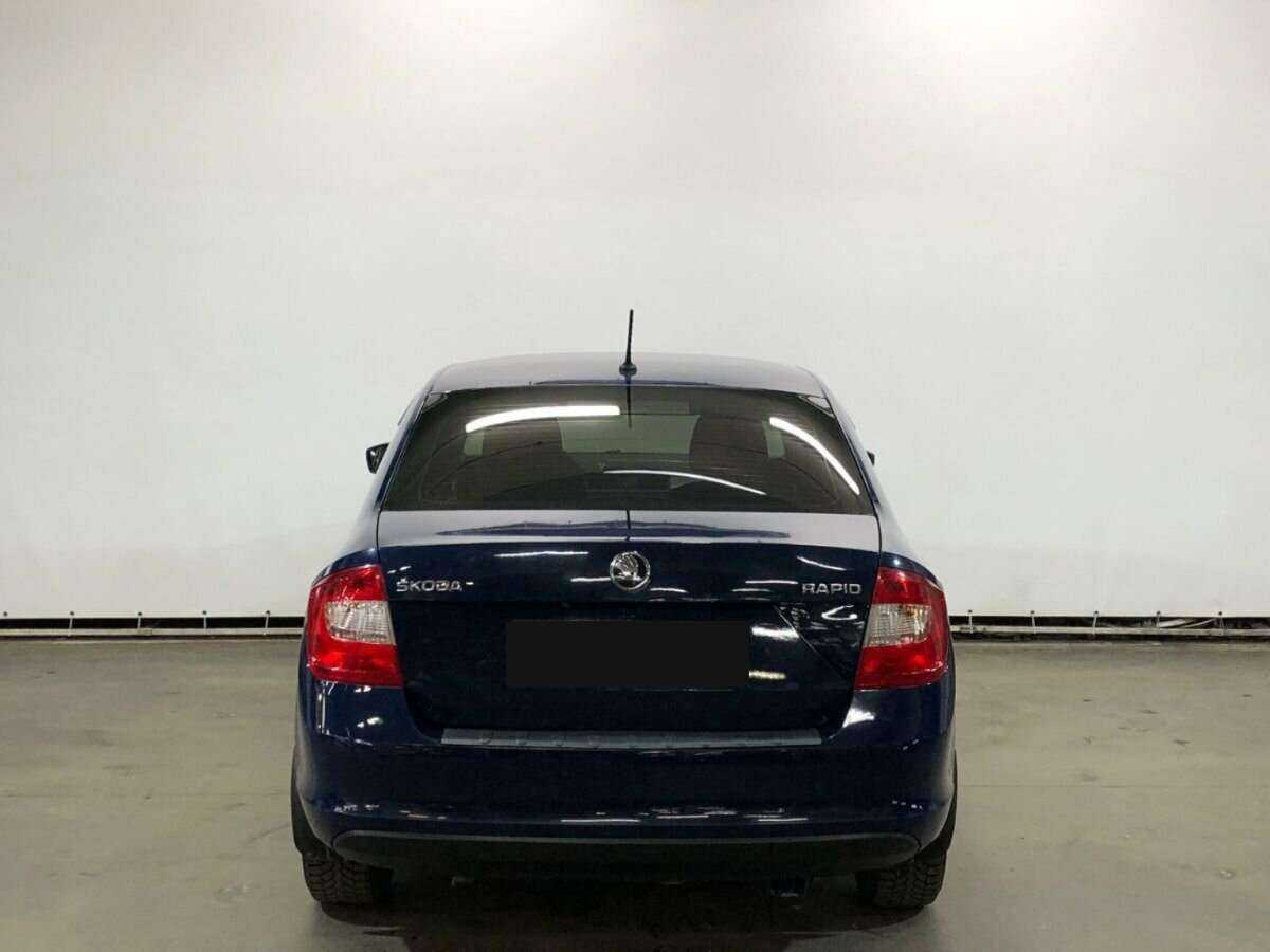 Skoda Rapid с пробегом — 2015 год. Фото: #5