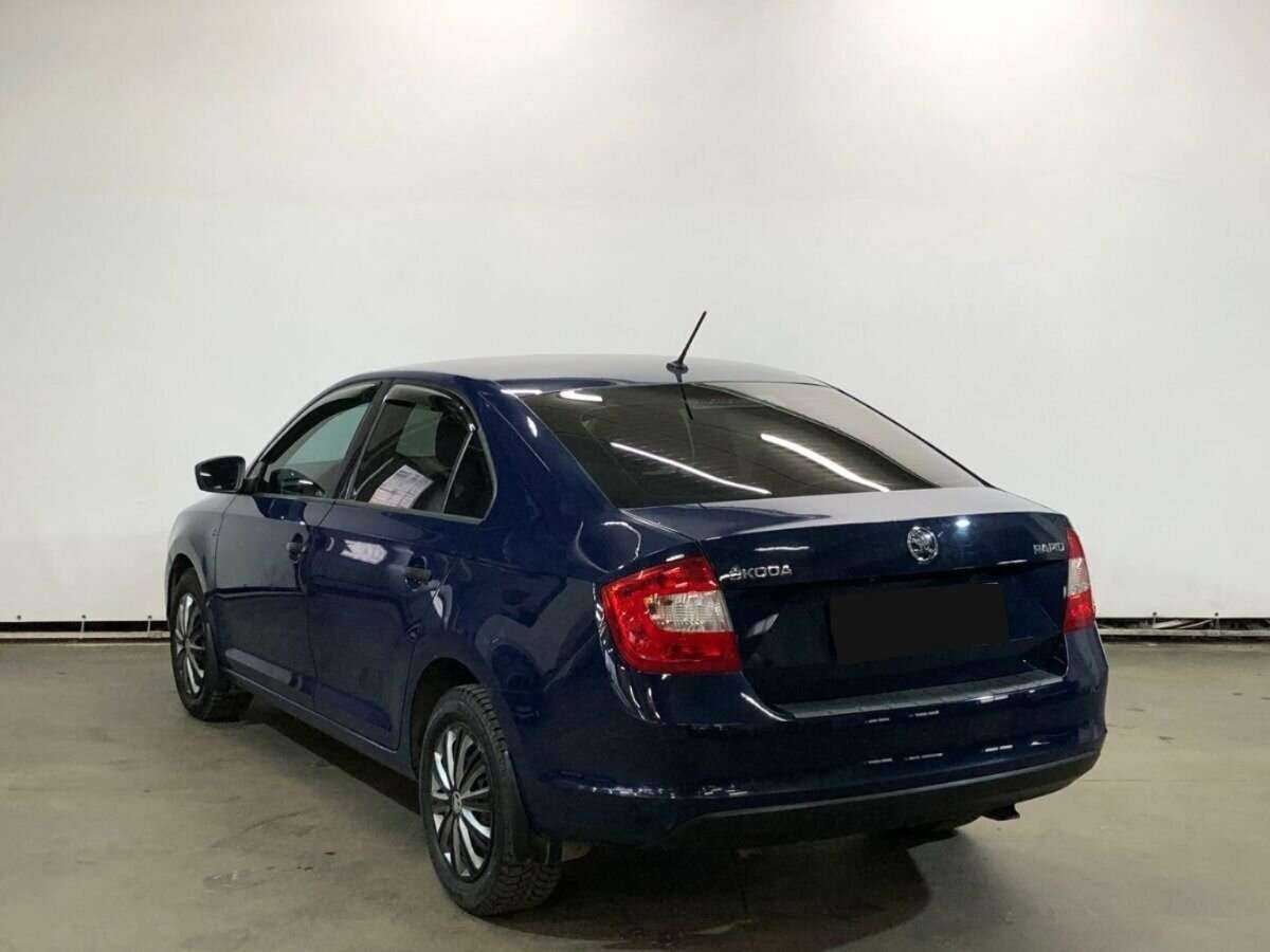 Skoda Rapid с пробегом — 2015 год. Фото: #6