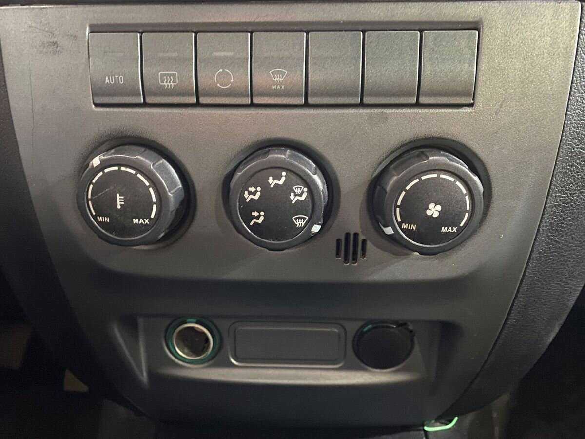 УАЗ Patriot с пробегом — 2016 год. Фото: #12