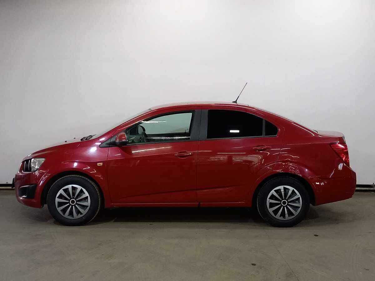 Chevrolet Aveo с пробегом — 2013 год. Фото: #6