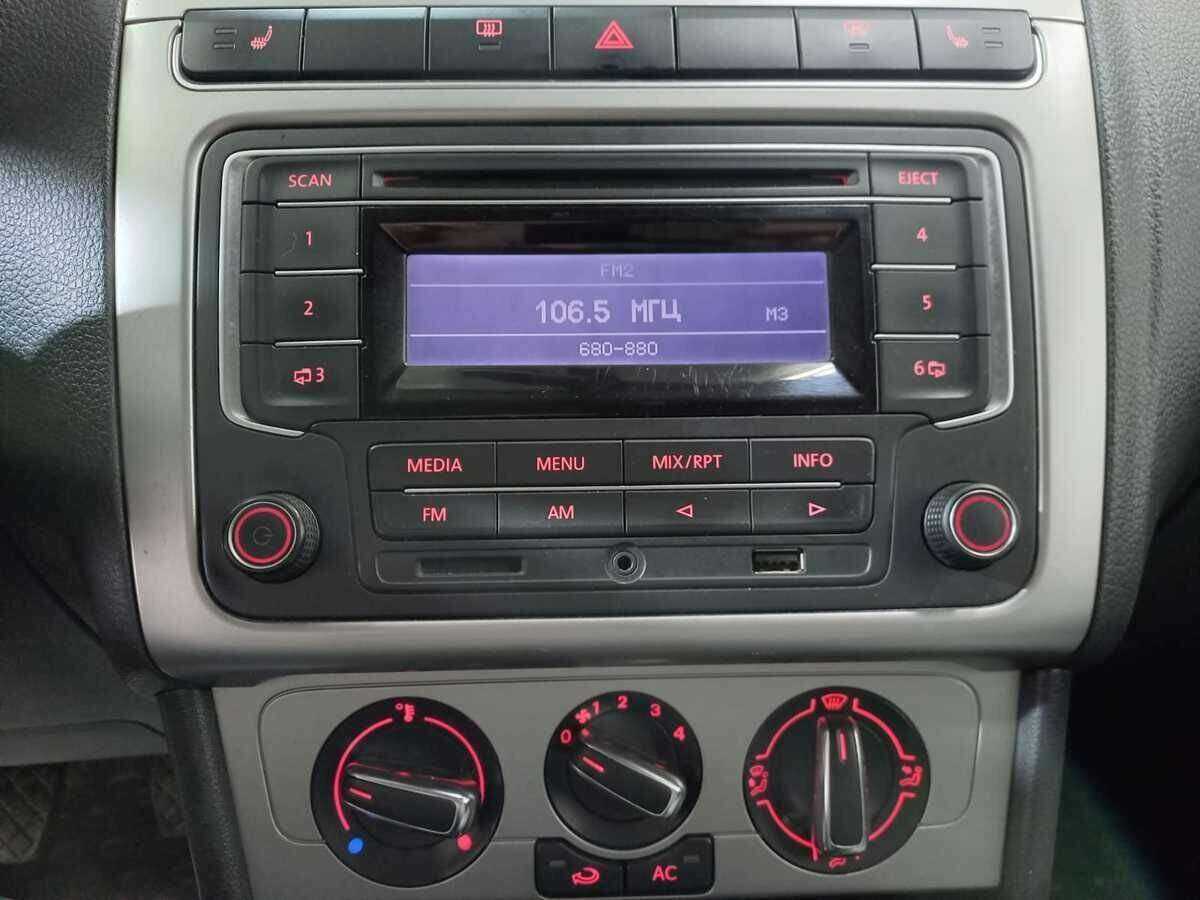 Volkswagen Polo с пробегом — 2013 год. Фото: #12