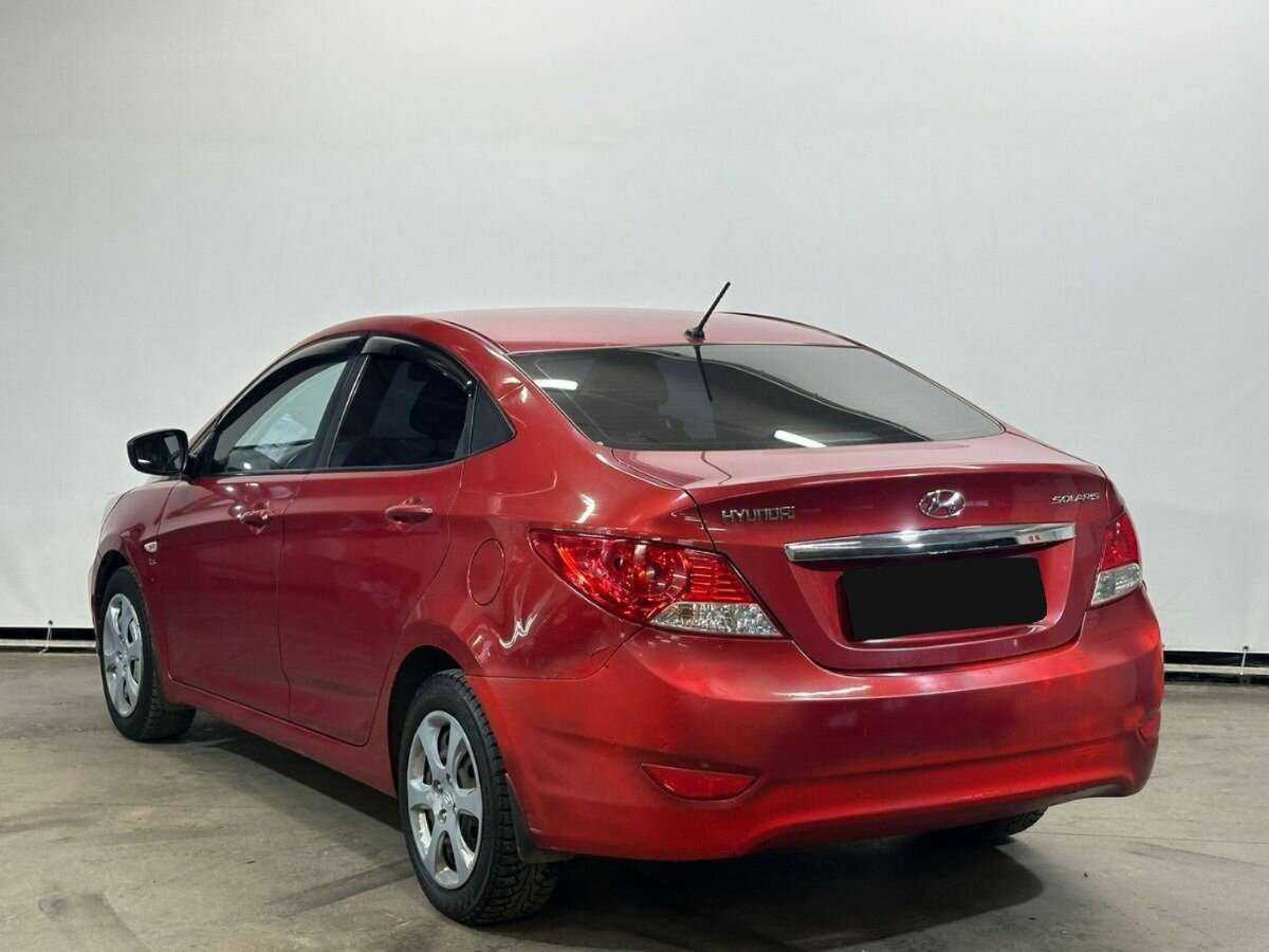 Hyundai Solaris с пробегом — 2013 год. Фото: #6