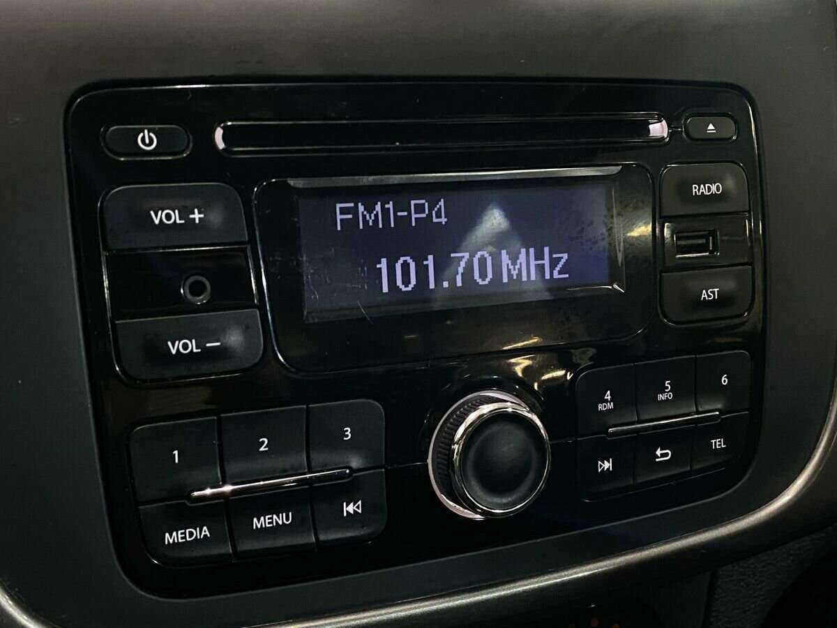 Renault Logan с пробегом — 2016 год. Фото: #12