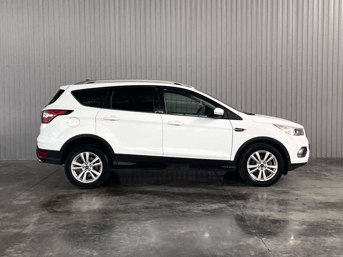 Ford Kuga с пробегом — 2017 год. Фото: #3