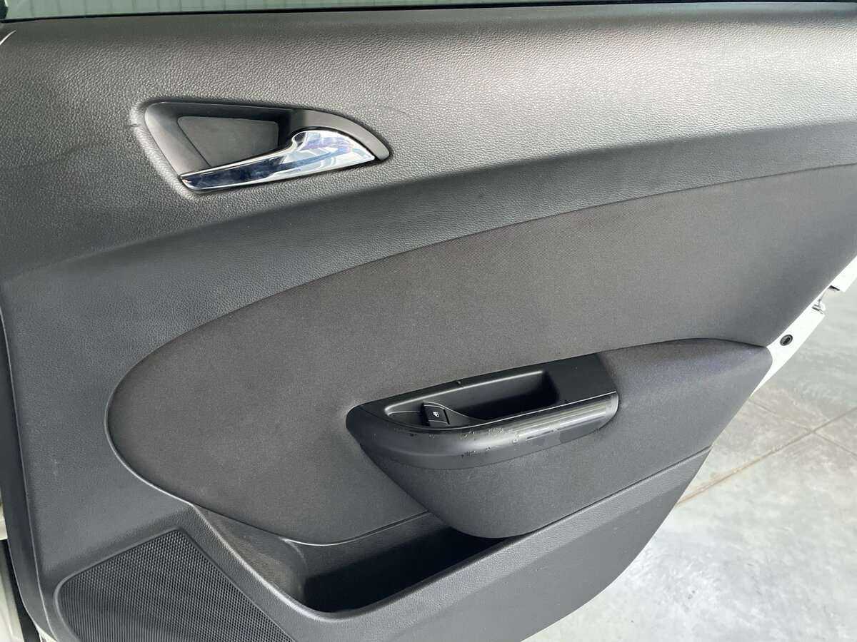 Opel Astra с пробегом — 2012 год. Фото: #22