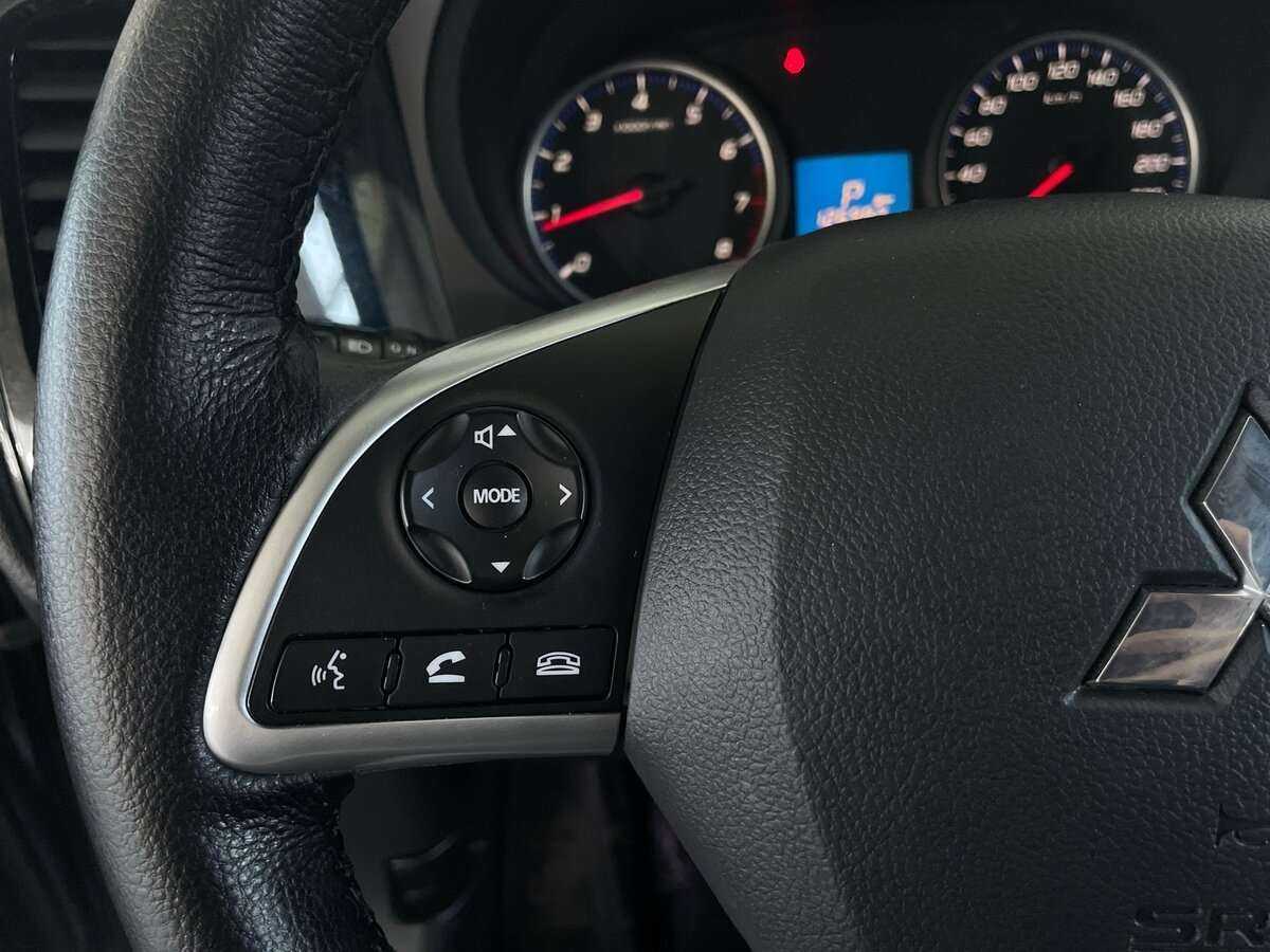 Mitsubishi Outlander с пробегом — 2018 год. Фото: #10
