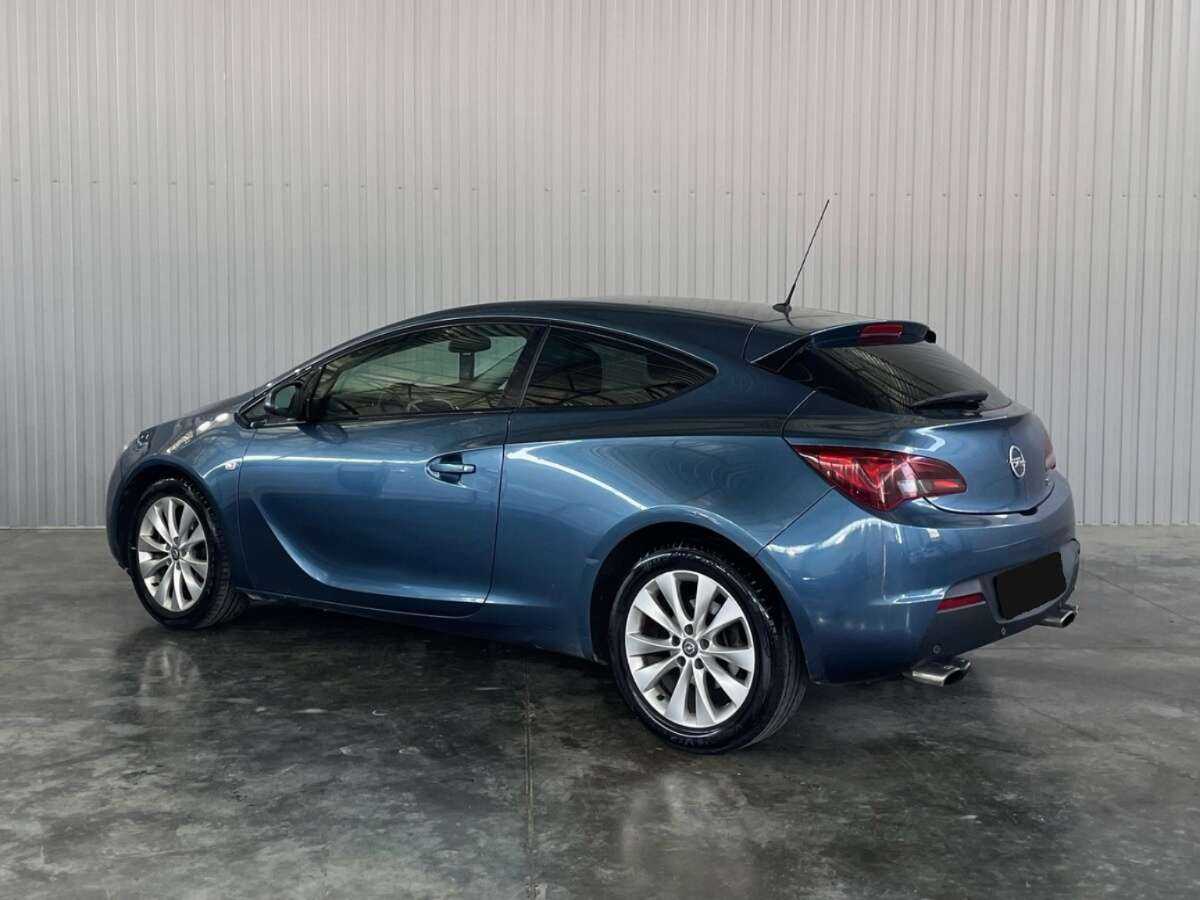 Opel Astra с пробегом — 2014 год. Фото: #6