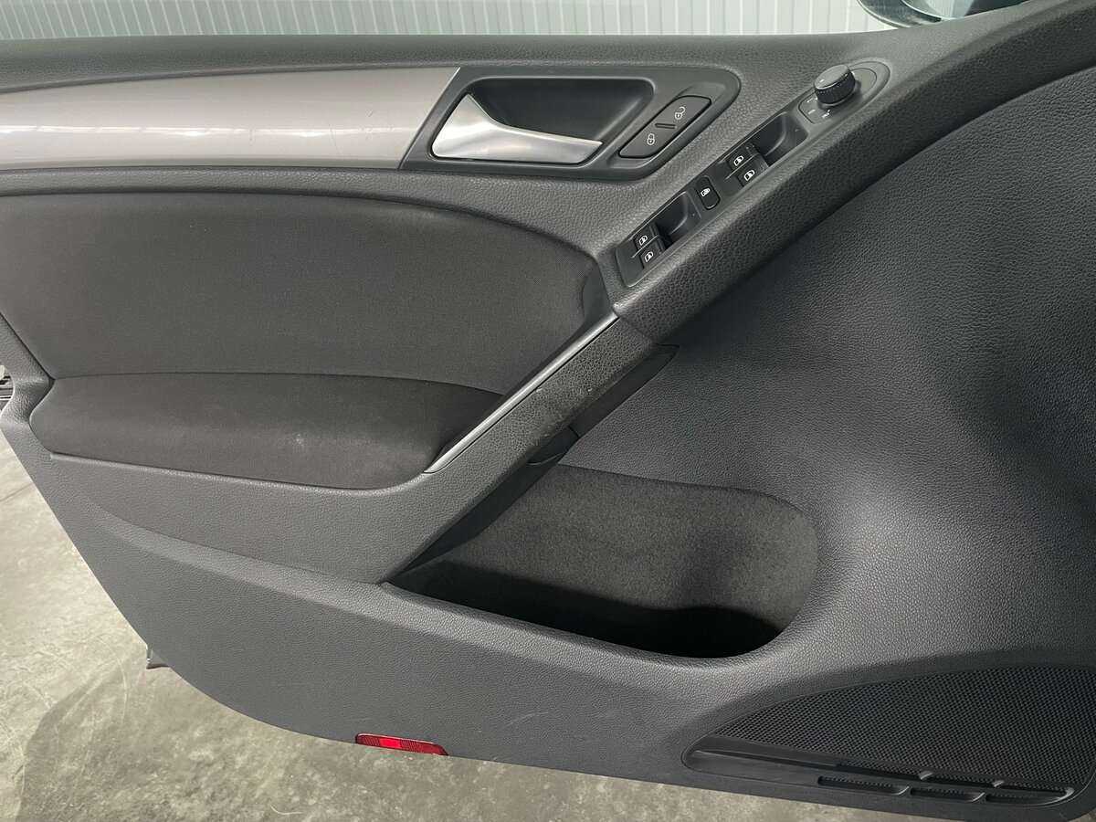 Volkswagen Golf с пробегом — 2012 год. Фото: #19