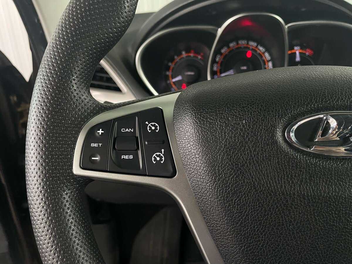 Lada (ВАЗ) Vesta с пробегом — 2018 год. Фото: #10