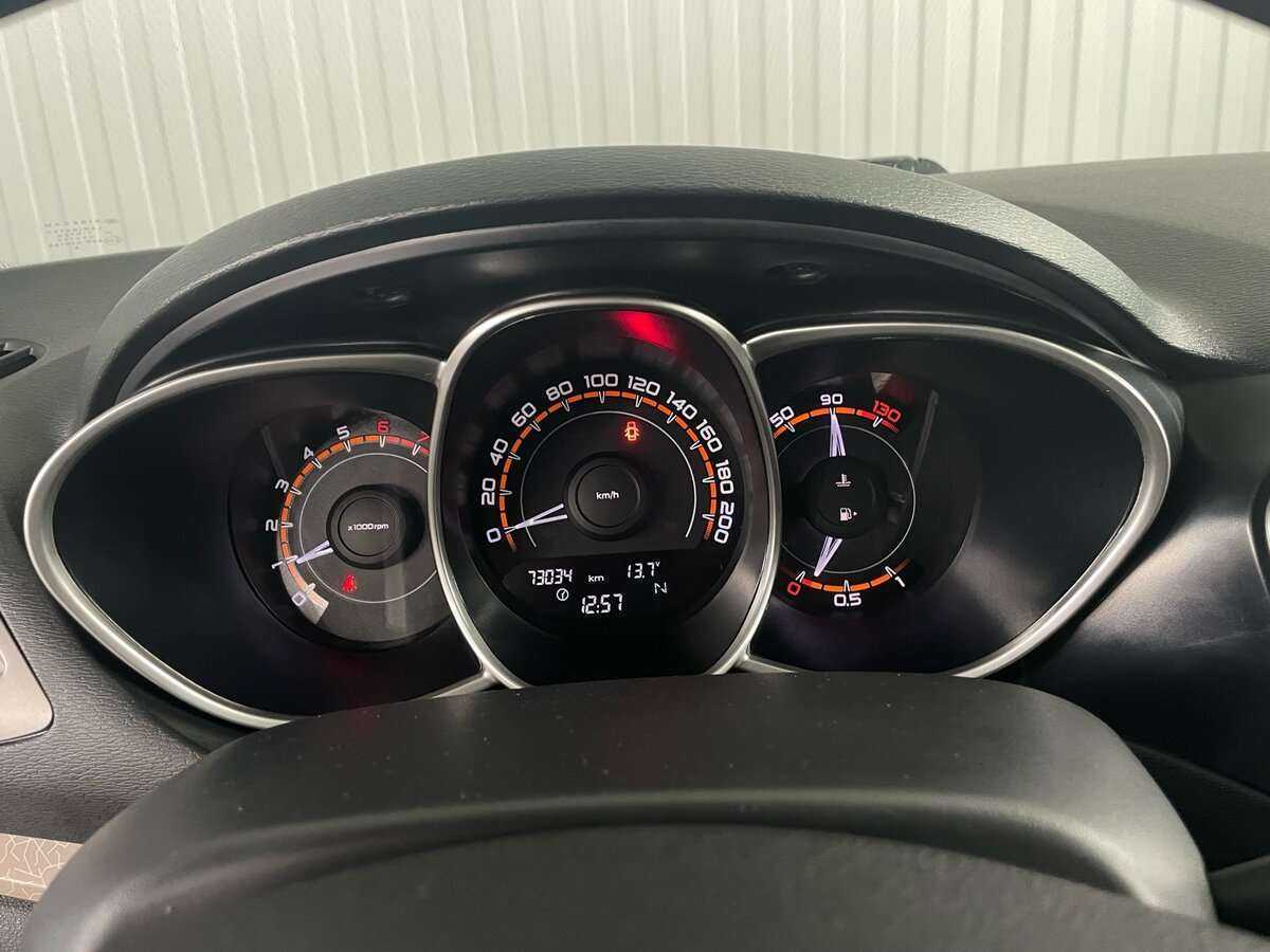 Lada (ВАЗ) Vesta с пробегом — 2018 год. Фото: #12