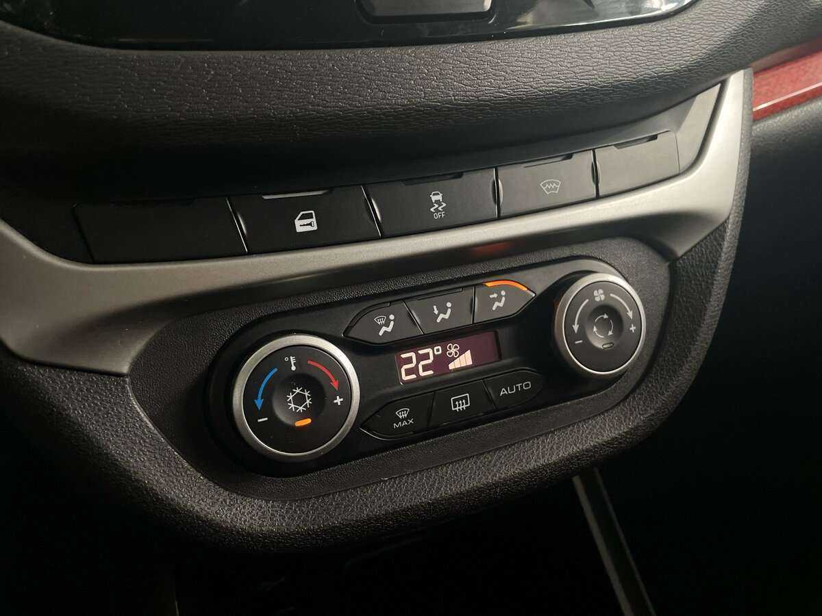 Lada (ВАЗ) Vesta с пробегом — 2018 год. Фото: #14