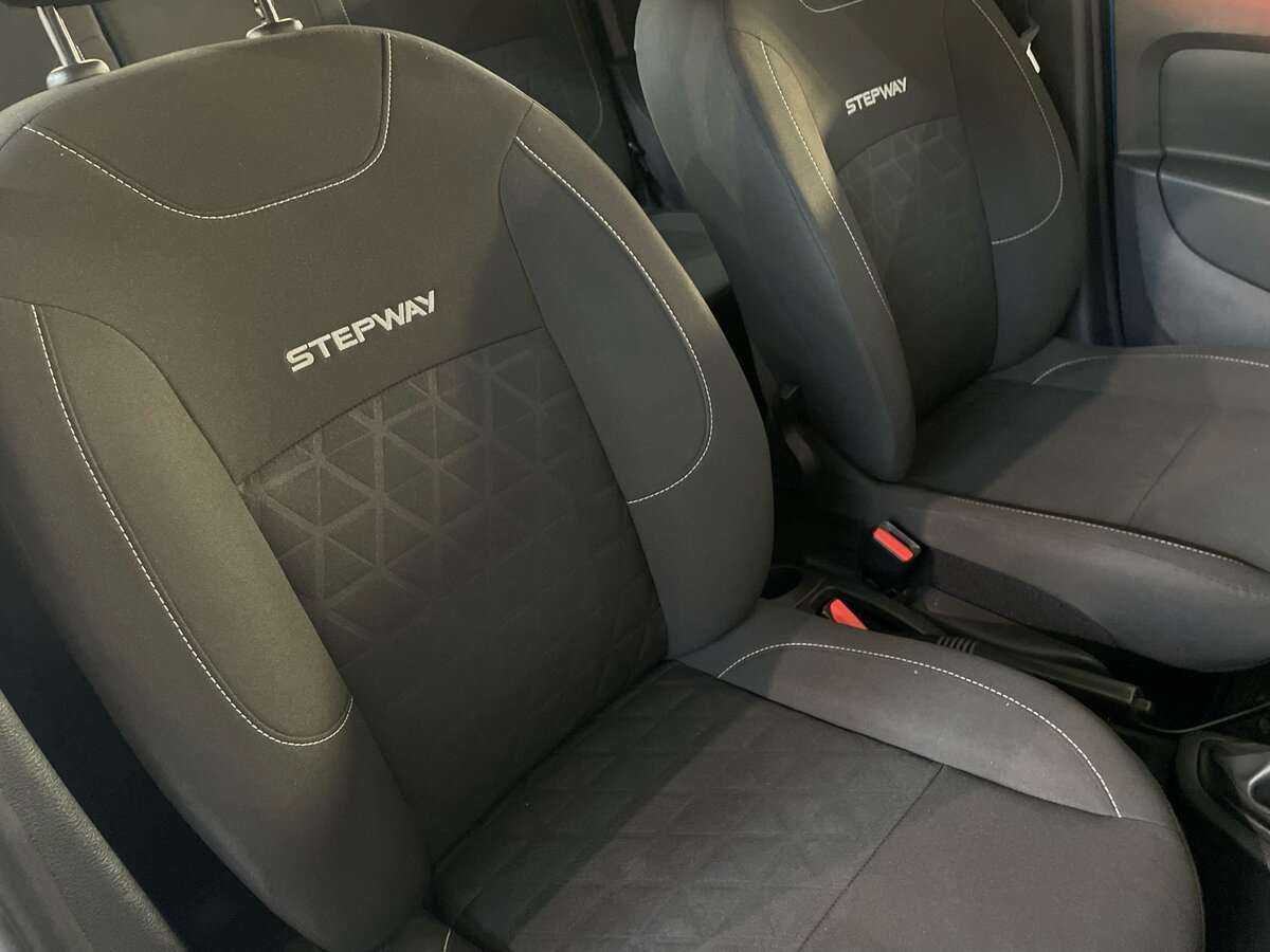 Renault Sandero с пробегом — 2018 год. Фото: #13