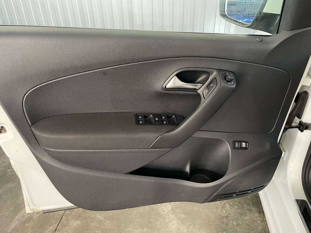 Volkswagen Polo с пробегом — 2018 год. Фото: #16