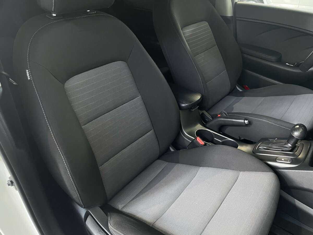 Kia Cerato с пробегом — 2014 год. Фото: #18