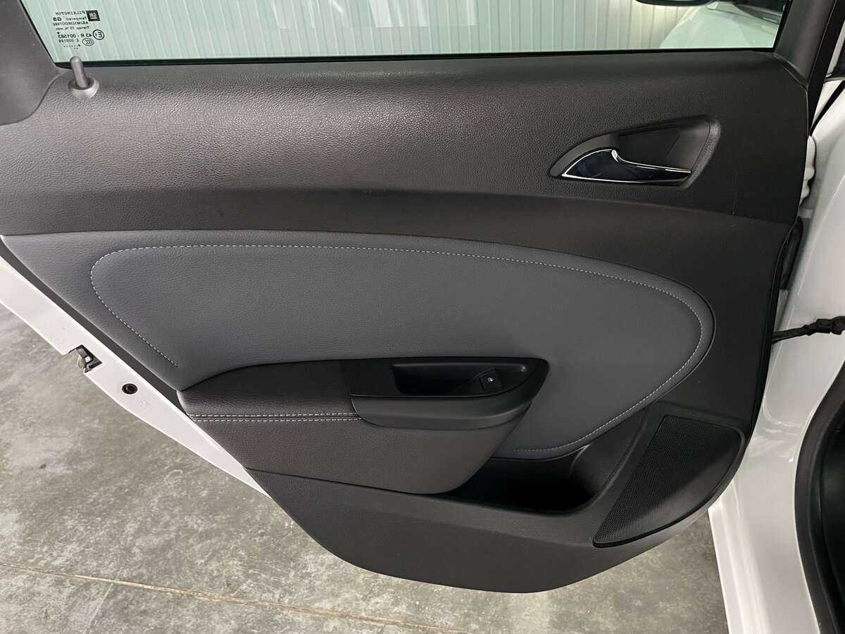 Opel Astra с пробегом — 2014 год. Фото: #20