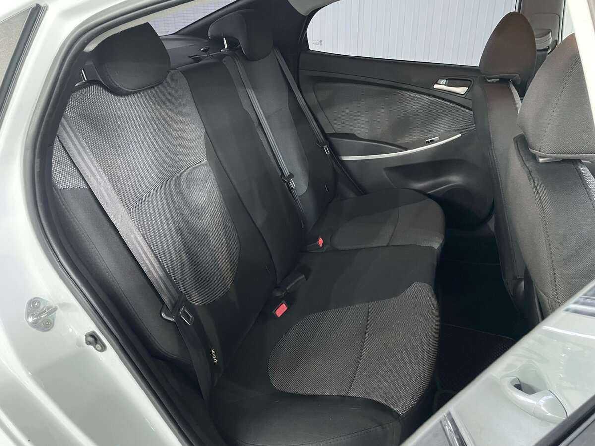 Hyundai Solaris с пробегом — 2013 год. Фото: #15