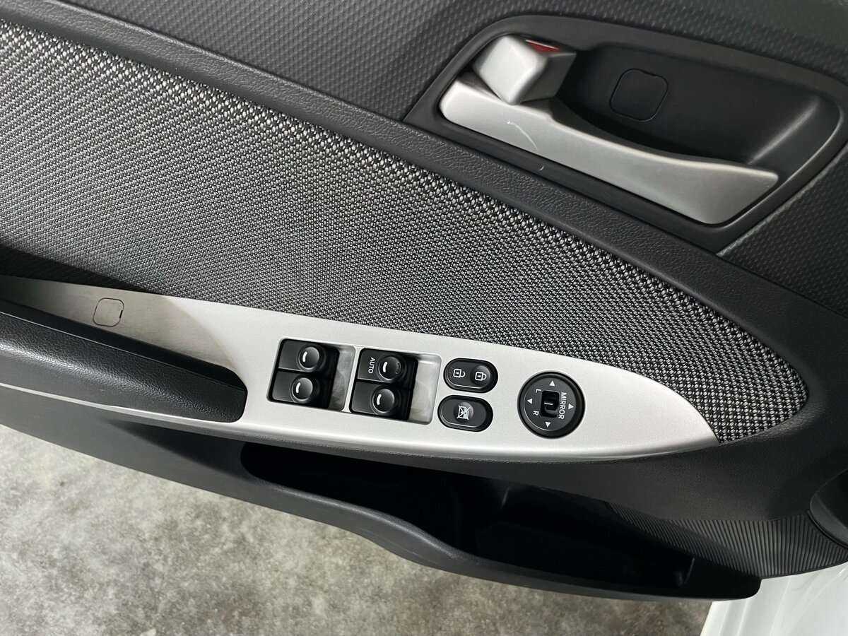 Hyundai Solaris с пробегом — 2013 год. Фото: #17