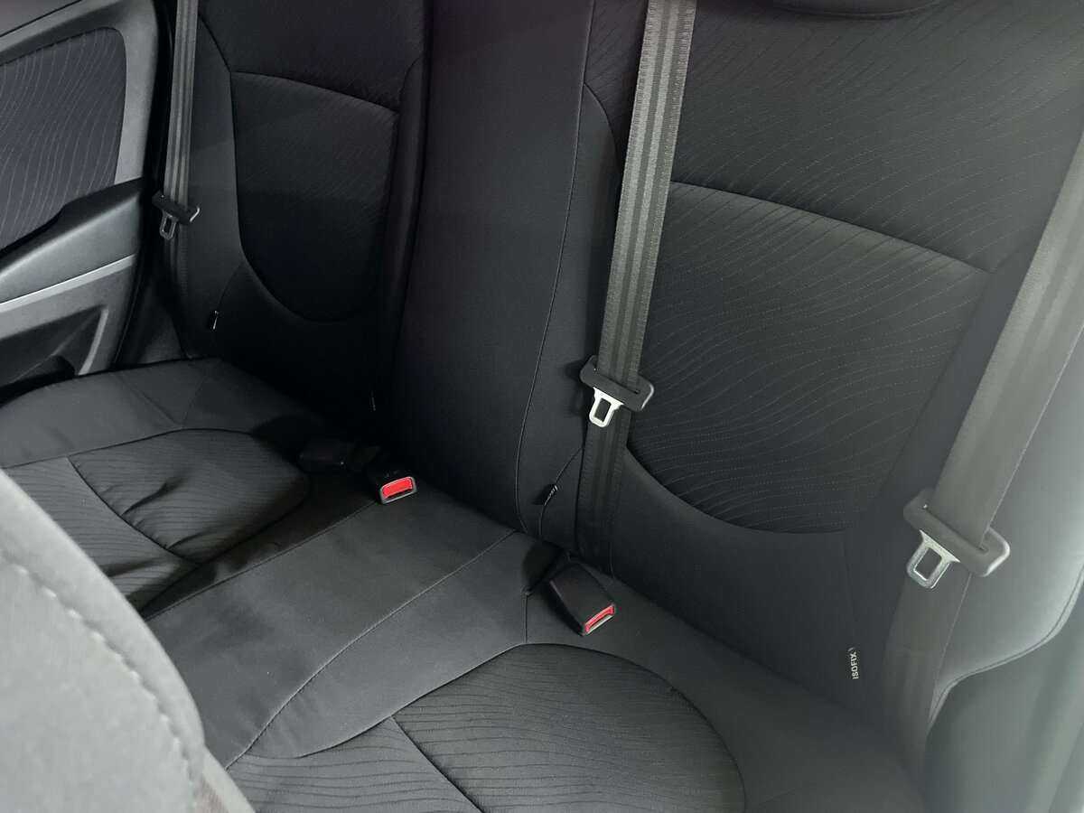 Hyundai Solaris с пробегом — 2016 год. Фото: #16