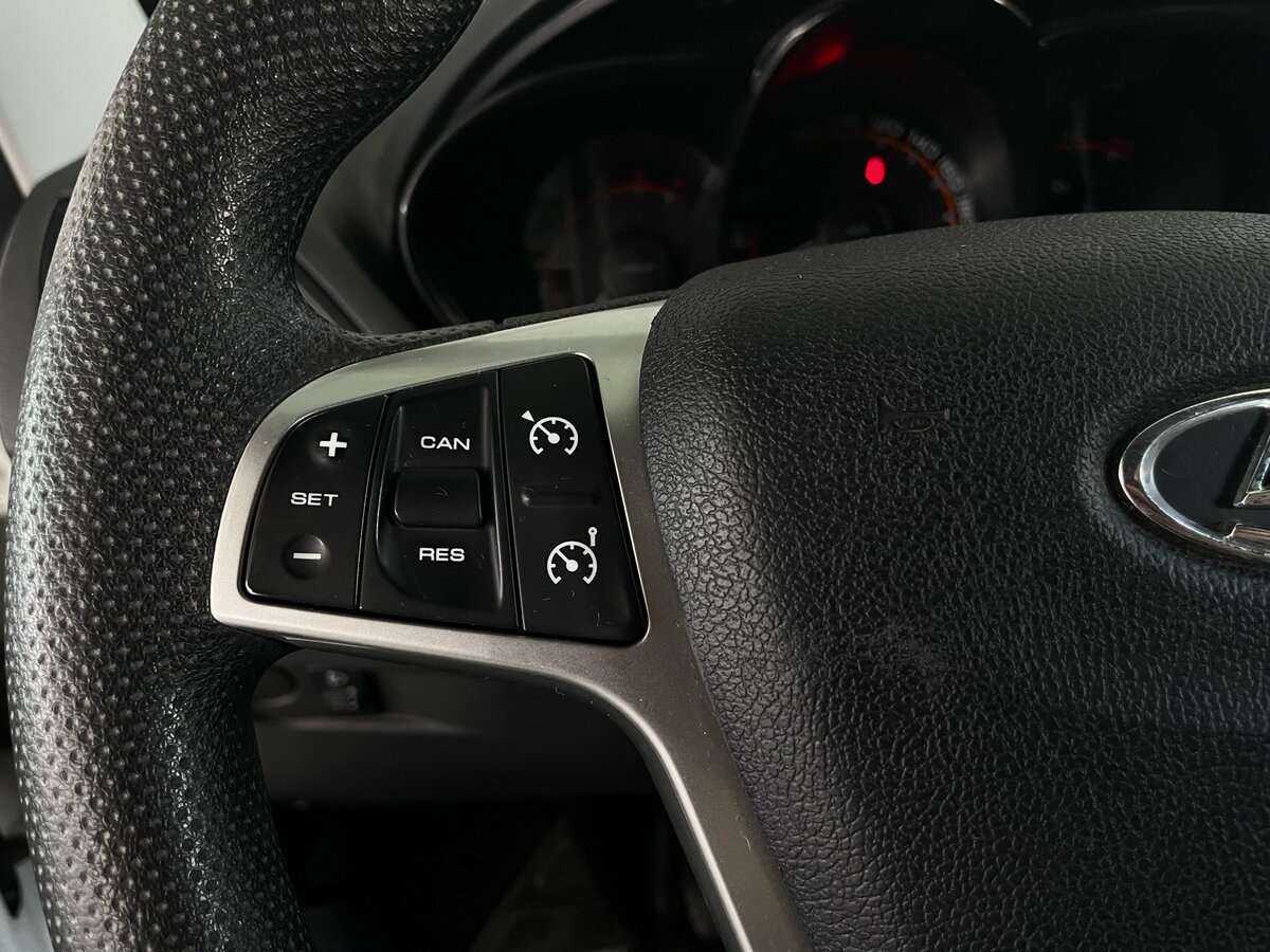 Lada (ВАЗ) Vesta с пробегом — 2019 год. Фото: #10