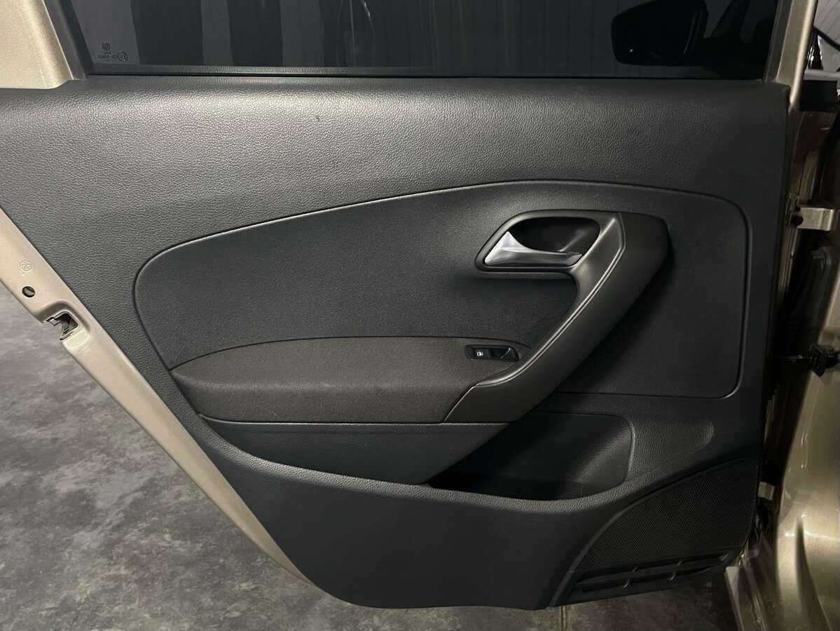 Volkswagen Polo с пробегом — 2017 год. Фото: #19