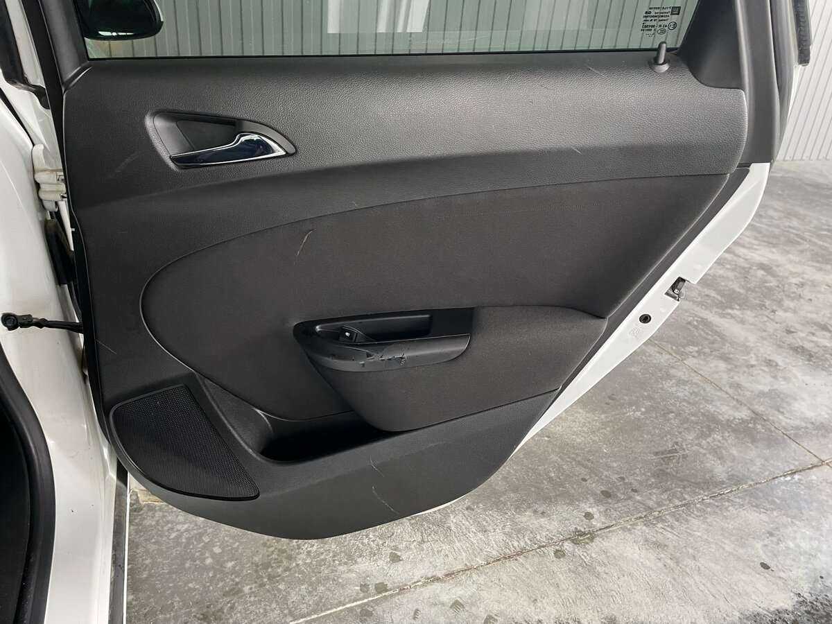 Opel Astra с пробегом — 2013 год. Фото: #19