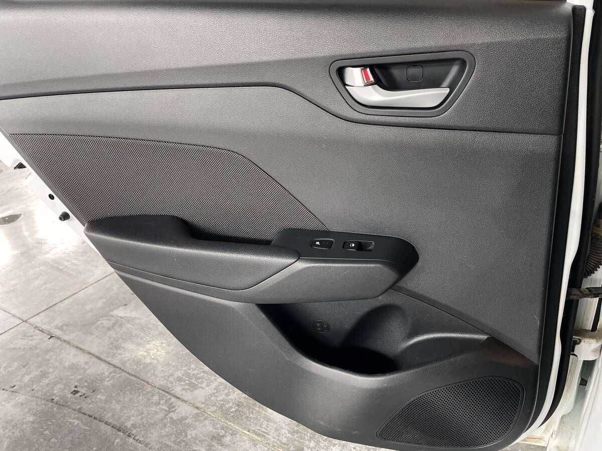 Hyundai Solaris с пробегом — 2018 год. Фото: #19