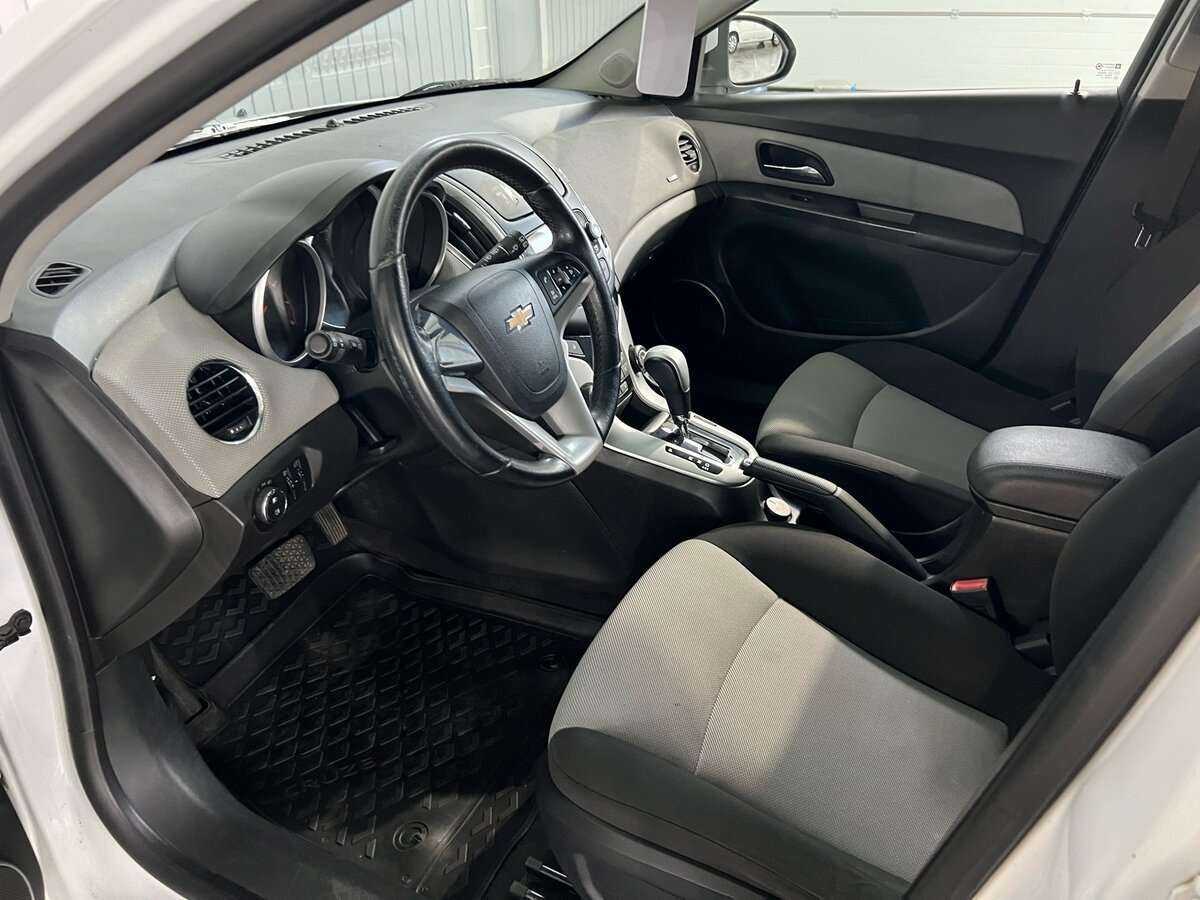 Chevrolet Cruze с пробегом — 2013 год. Фото: #9