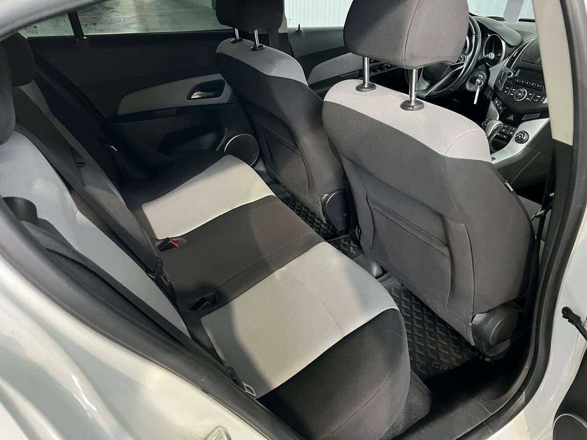 Chevrolet Cruze с пробегом — 2013 год. Фото: #17