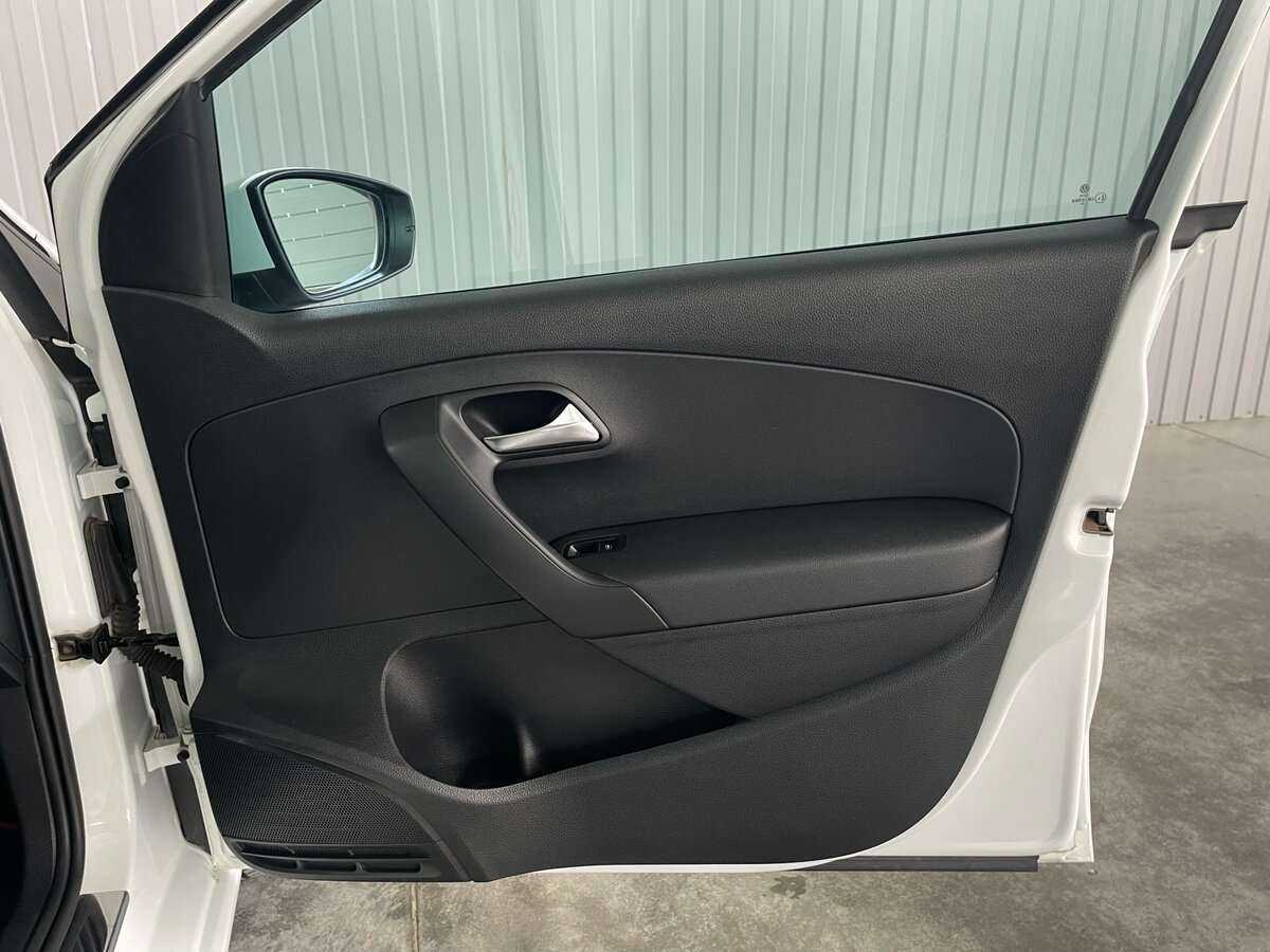 Volkswagen Polo с пробегом — 2018 год. Фото: #15