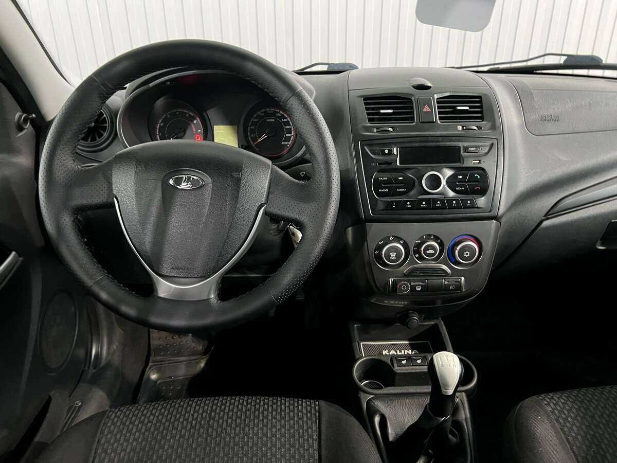 Lada (ВАЗ) Kalina с пробегом — 2015 год. Фото: #10