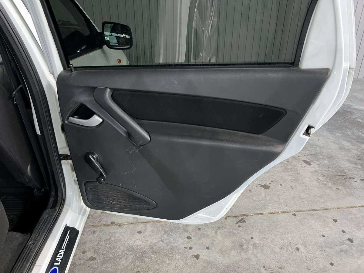 Lada (ВАЗ) Kalina с пробегом — 2015 год. Фото: #18