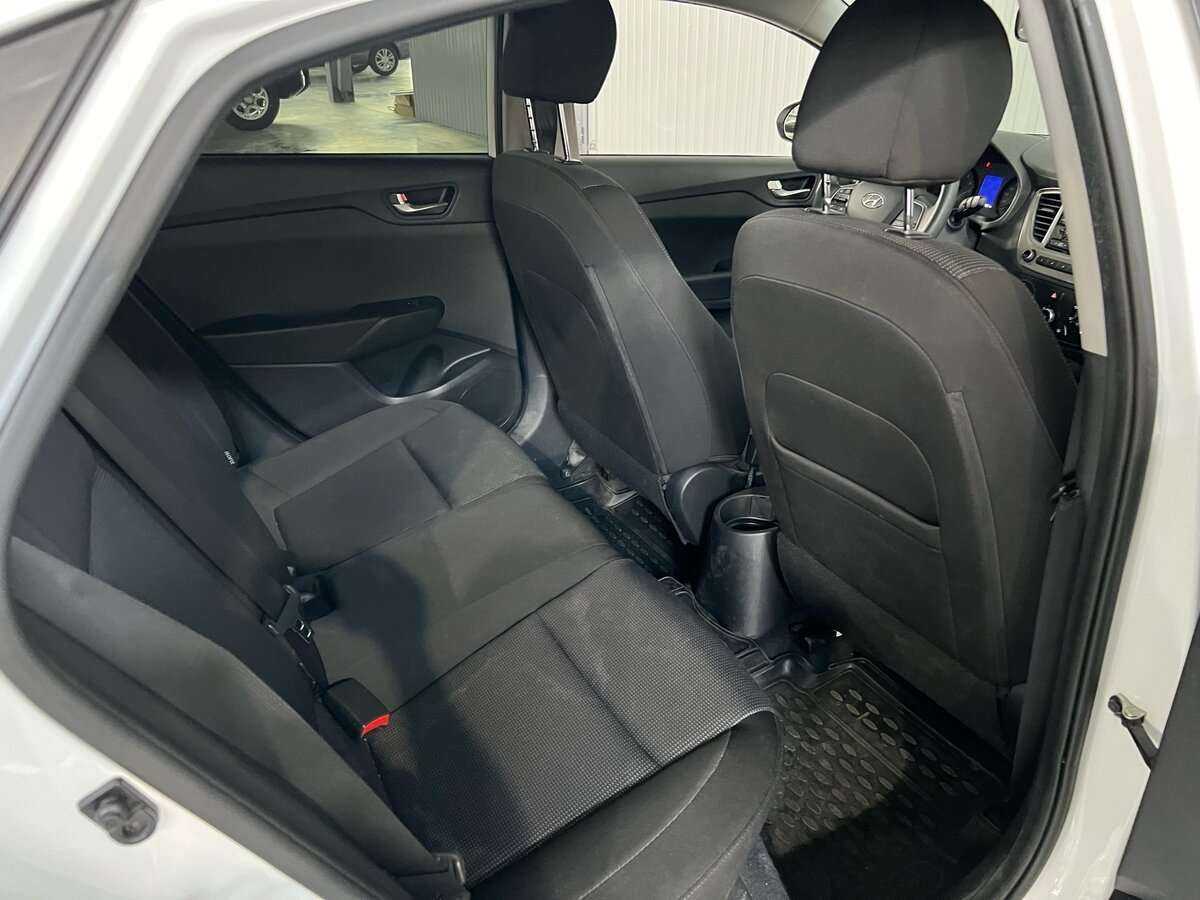 Hyundai Solaris с пробегом — 2021 год. Фото: #16