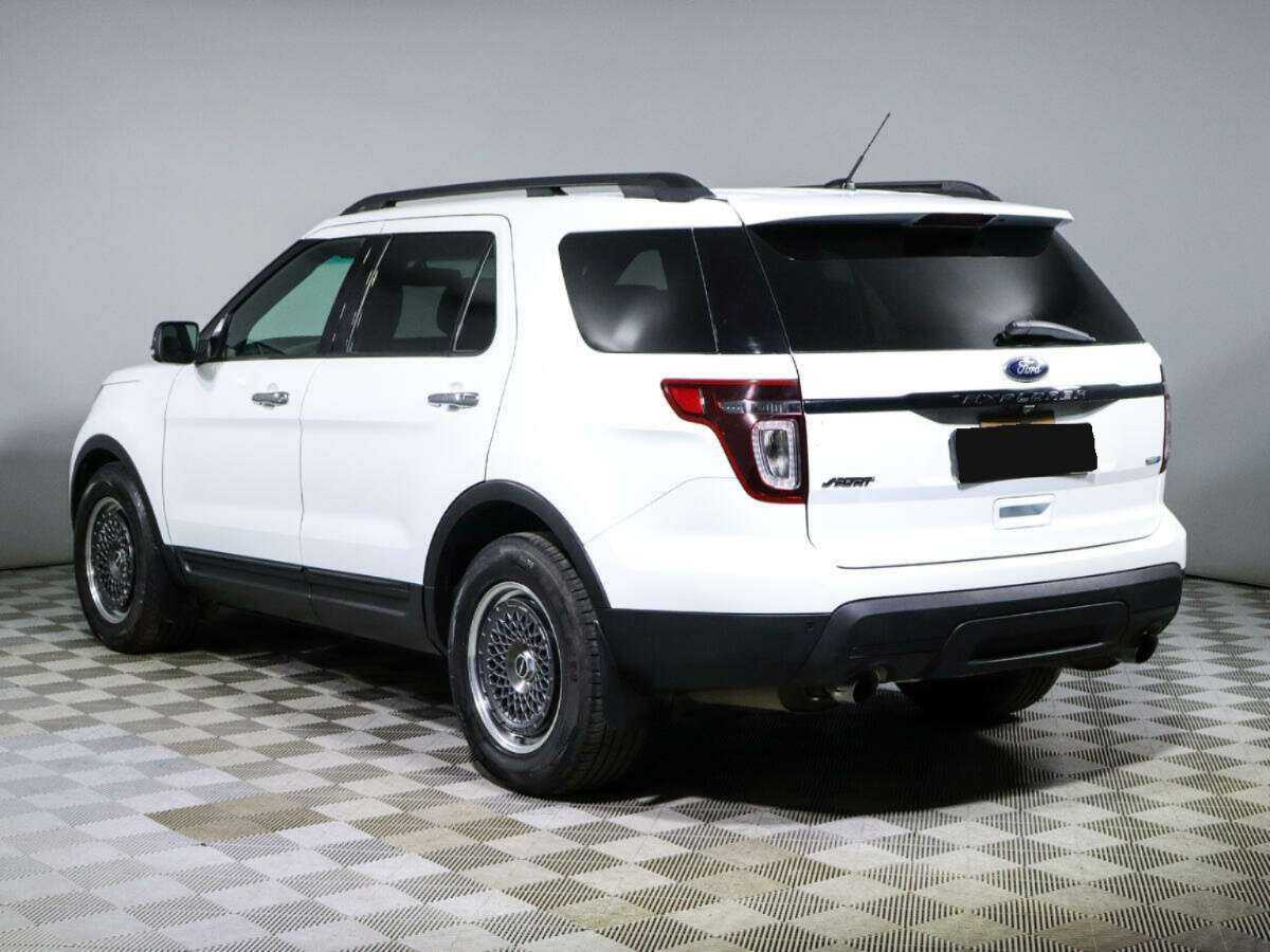 Ford Explorer с пробегом — 2015 год. Фото: #6
