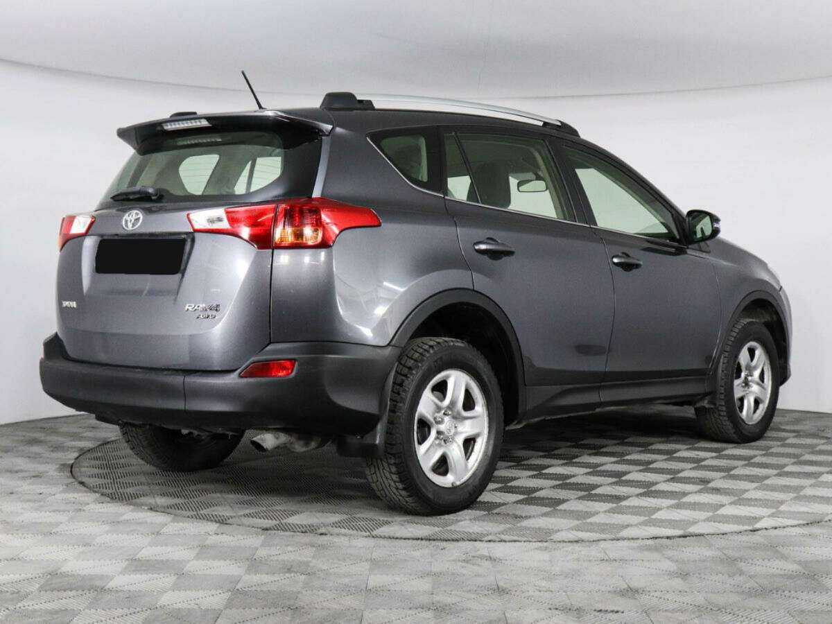Toyota RAV4 с пробегом — 2014 год. Фото: #4