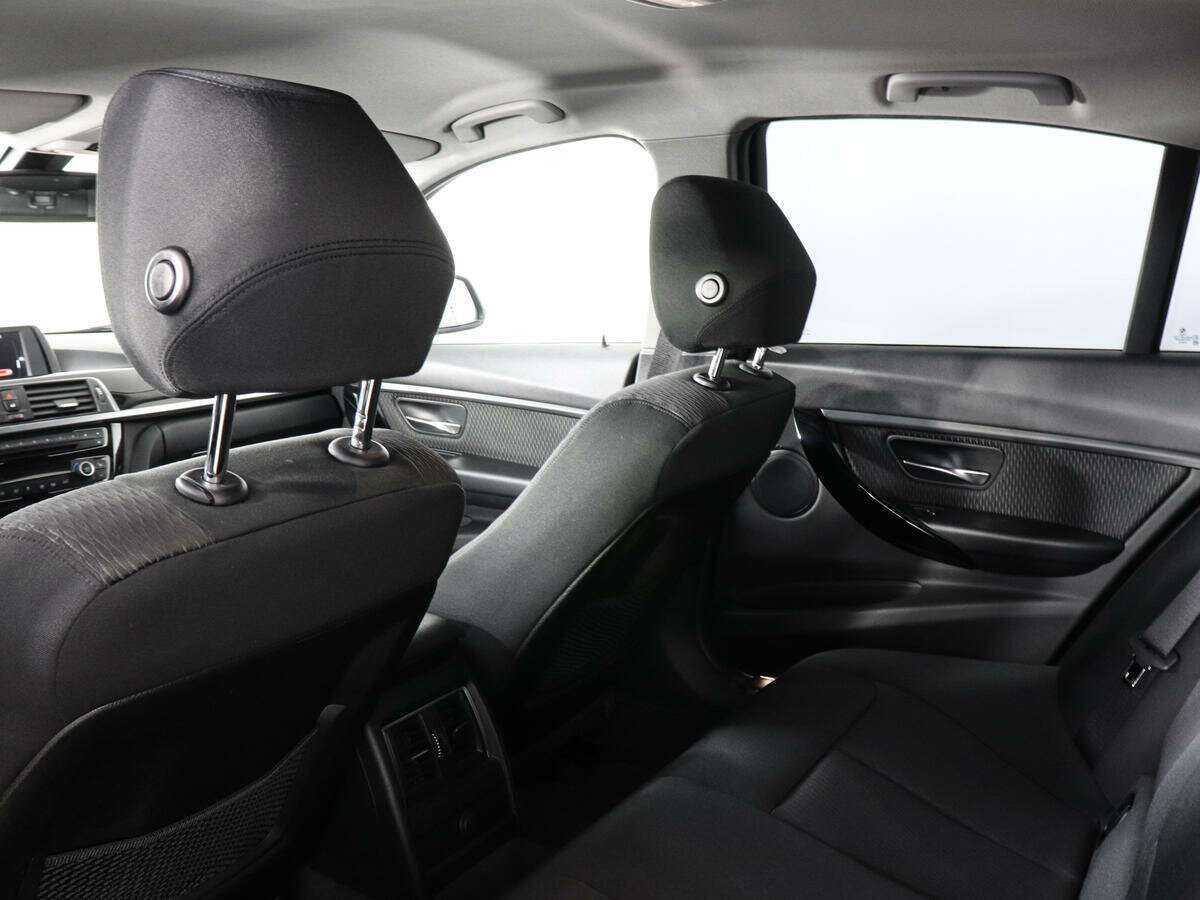 BMW 3 серии с пробегом — 2015 год. Фото: #9