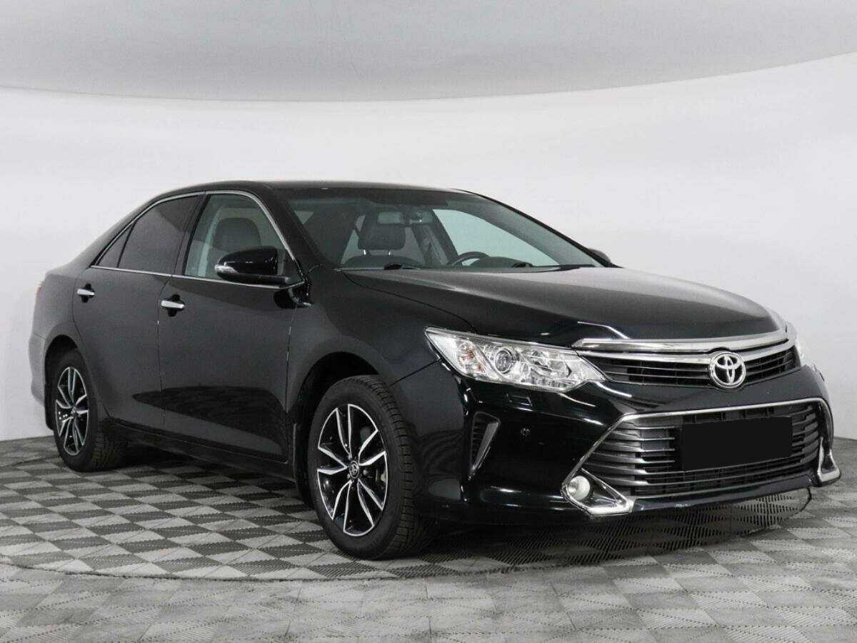 Toyota Camry с пробегом — 2016 год. Фото: #2