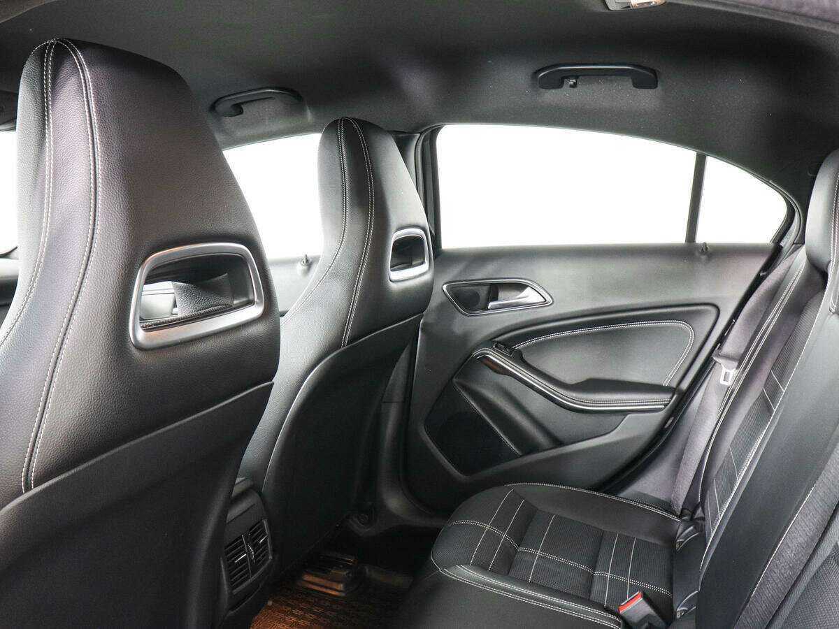 Mercedes-Benz A-Класс с пробегом — 2016 год. Фото: #11