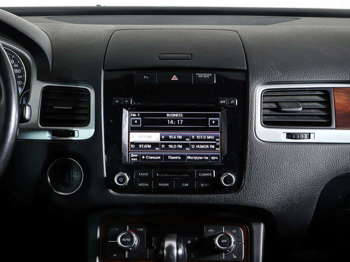 Volkswagen Touareg с пробегом — 2013 год. Фото: #11