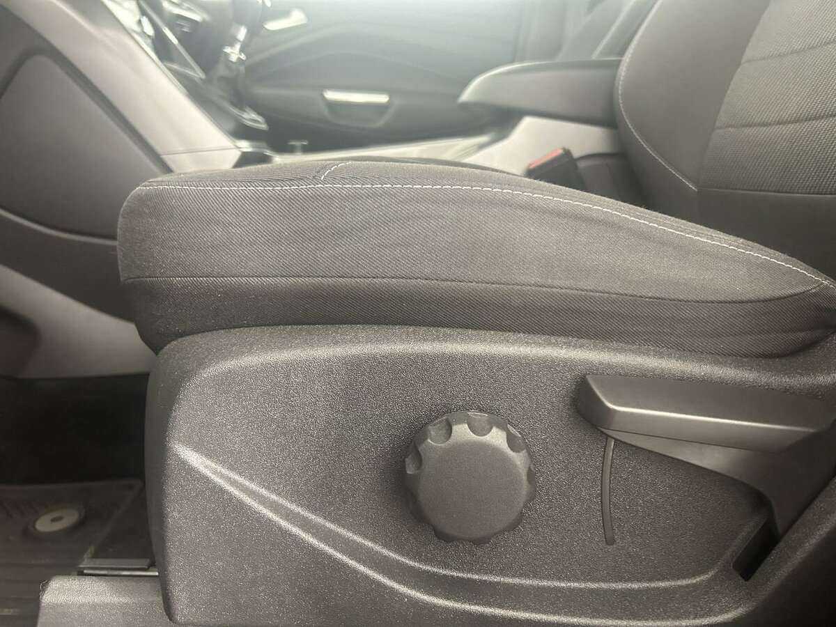 Ford Kuga с пробегом — 2015 год. Фото: #9