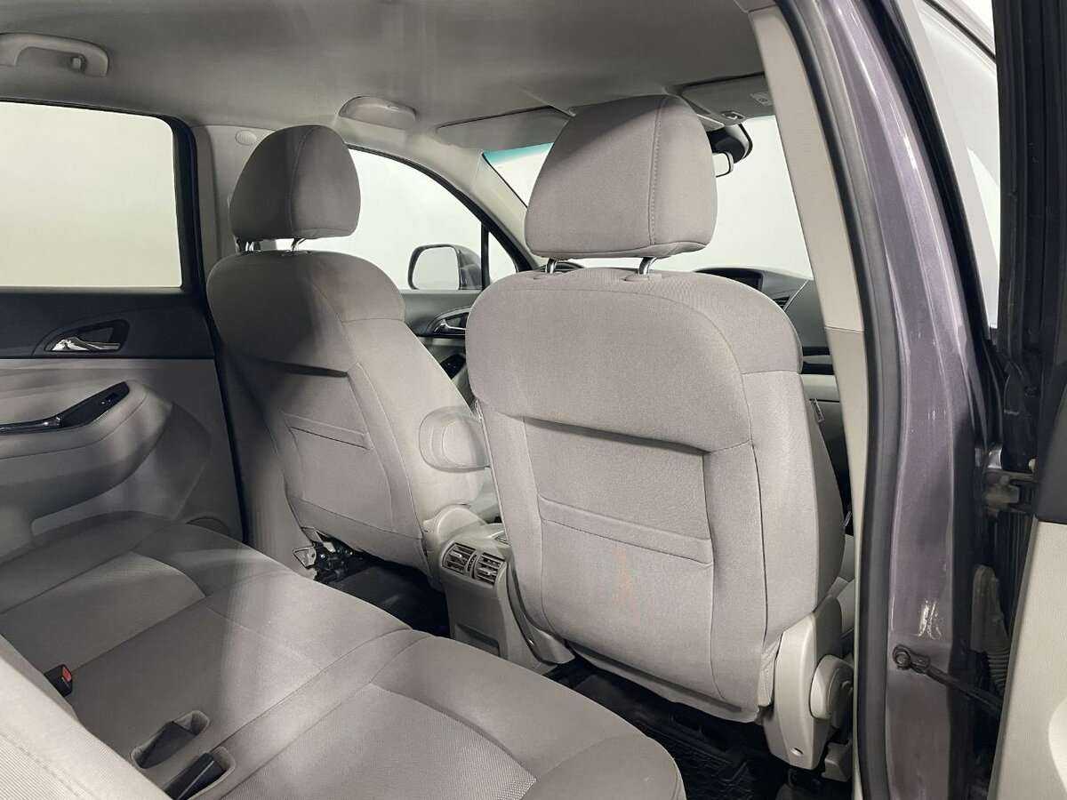 Chevrolet Orlando с пробегом — 2013 год. Фото: #15