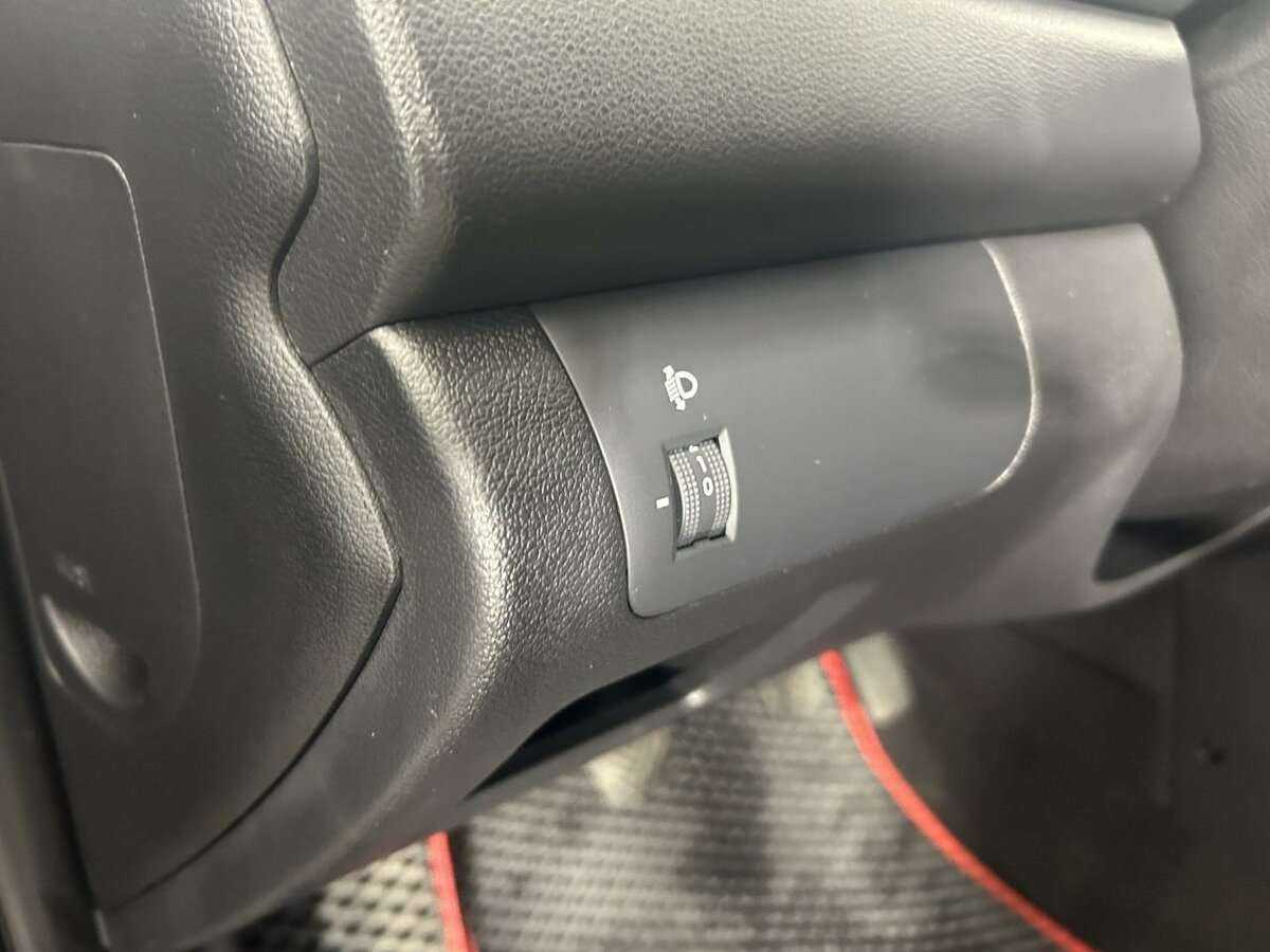 Kia Cerato с пробегом — 2013 год. Фото: #6