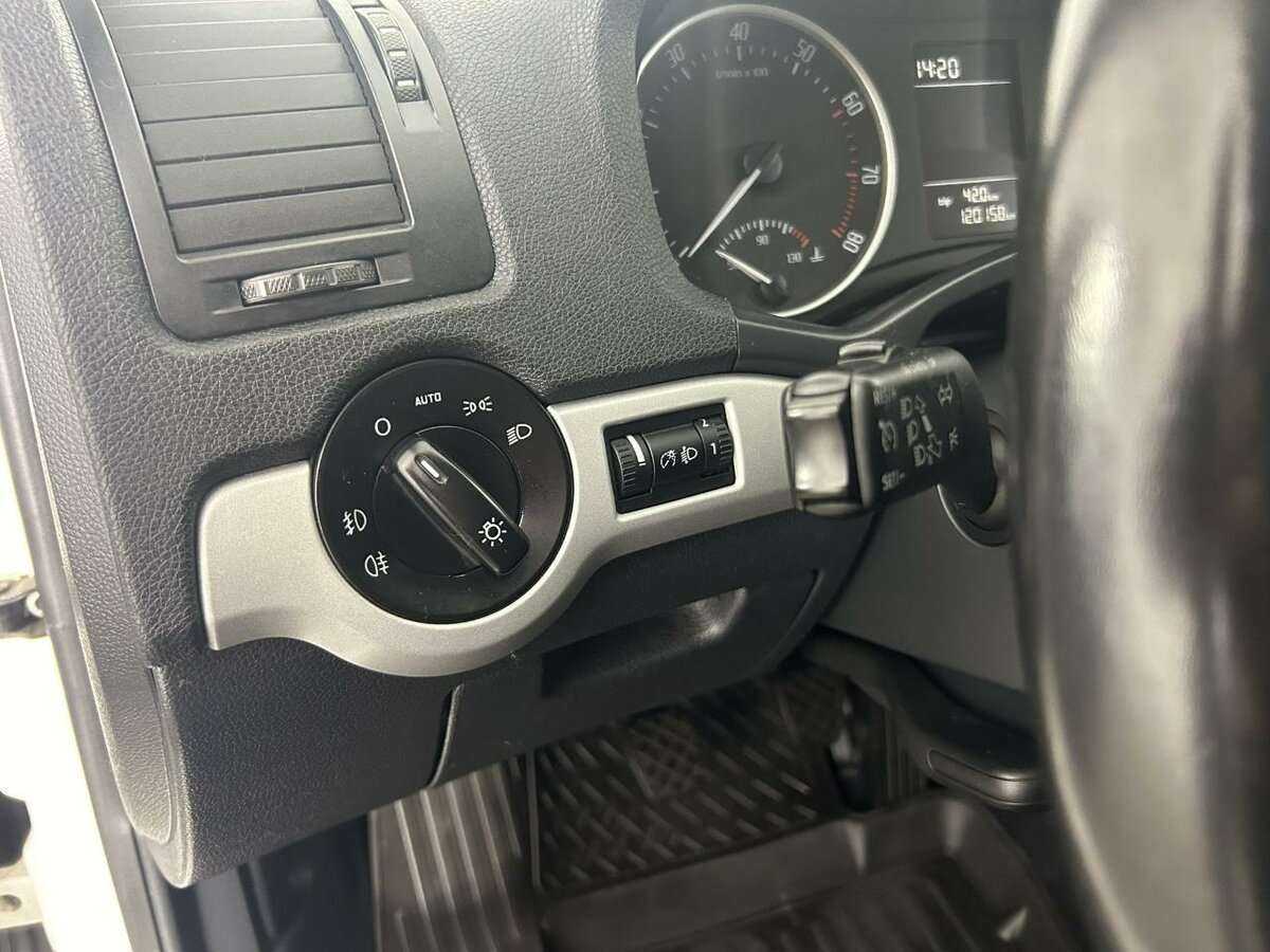 Skoda Octavia с пробегом — 2012 год. Фото: #8