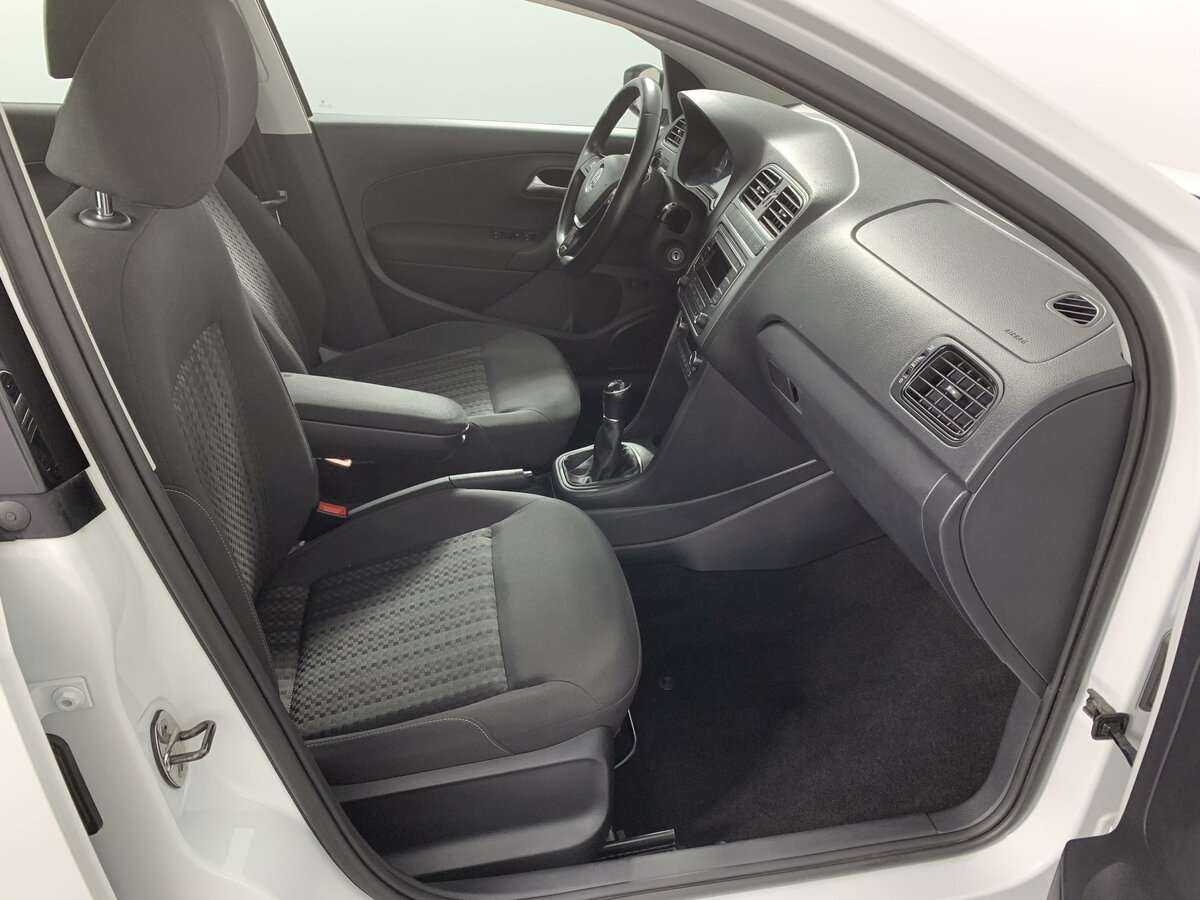 Volkswagen Polo с пробегом — 2019 год. Фото: #13