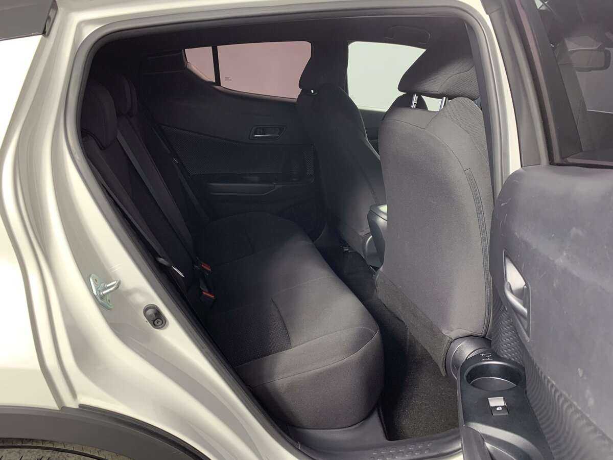 Toyota C-HR с пробегом — 2019 год. Фото: #16